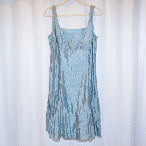 Beautiful ice blue sleeveless dress - Picture 2 of 5